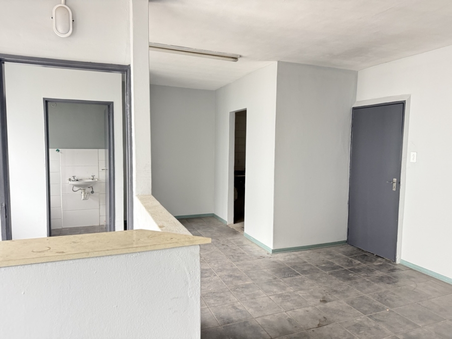 To Let Commercial Property for Rent in Onverwacht Western Cape